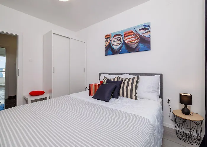 Ausgefallenes Nur 650 Meter Zum Sandstrand Mit Meerblick Apartman Selce