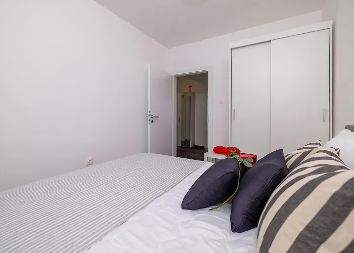 Ausgefallenes Nur 650 Meter Zum Sandstrand Mit Meerblick Apartman