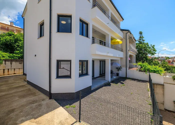 Ausgefallenes Nur 650 Meter Zum Sandstrand Mit Meerblick Apartman